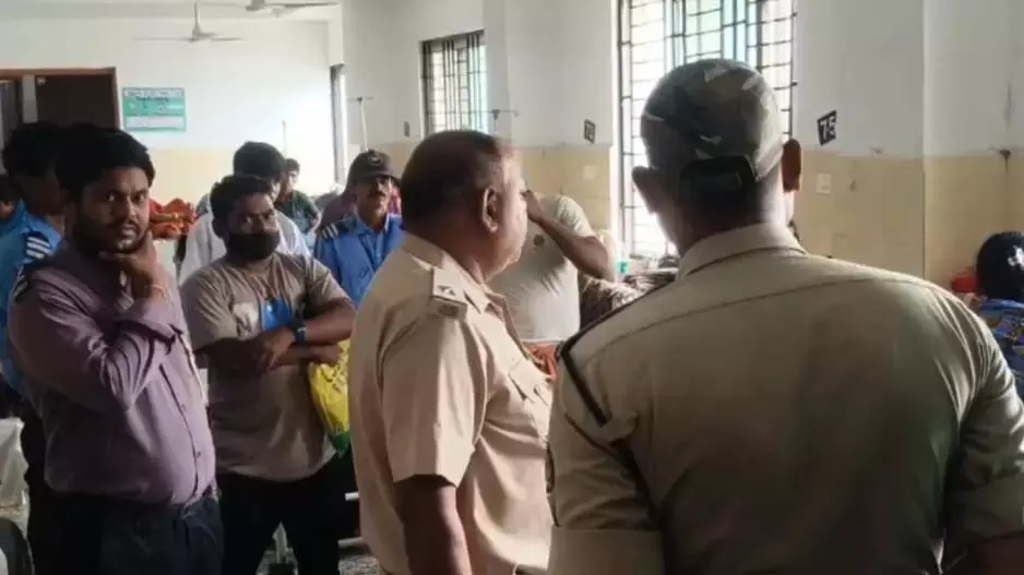 ओडिशा के जाजपुर DHH में गलत इंजेक्शन लगाने से युवक की मौत ओडिशा के जाजपुर DHH में गलत इंजेक्शन लगाने से युवक की मौत