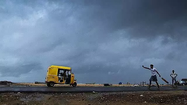 Chennai weather: तमिलनाडु के इन क्षेत्रों में हल्की बारिश का अनुमान Chennai weather: तमिलनाडु के इन क्षेत्रों में हल्की बारिश का अनुमान