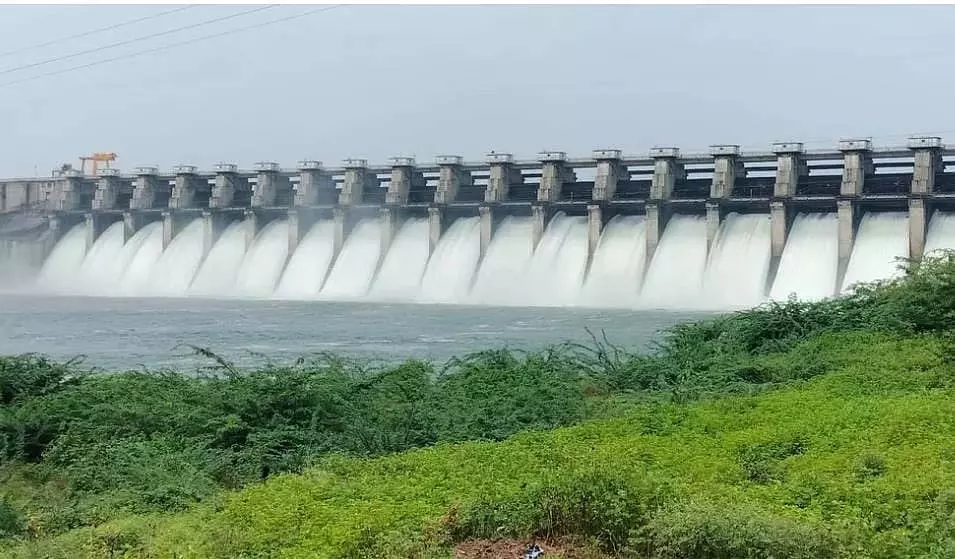 Pune: खड़कवासला और मुलशी बांध से पानी छोड़ा गया Pune: खड़कवासला और मुलशी बांध से पानी छोड़ा गया