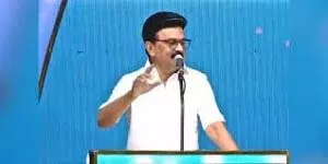 स्टालिन ने मतदाता सूची के मुद्दों पर चुनाव आयोग से सवाल किए स्टालिन ने मतदाता सूची के मुद्दों पर चुनाव आयोग से सवाल किए