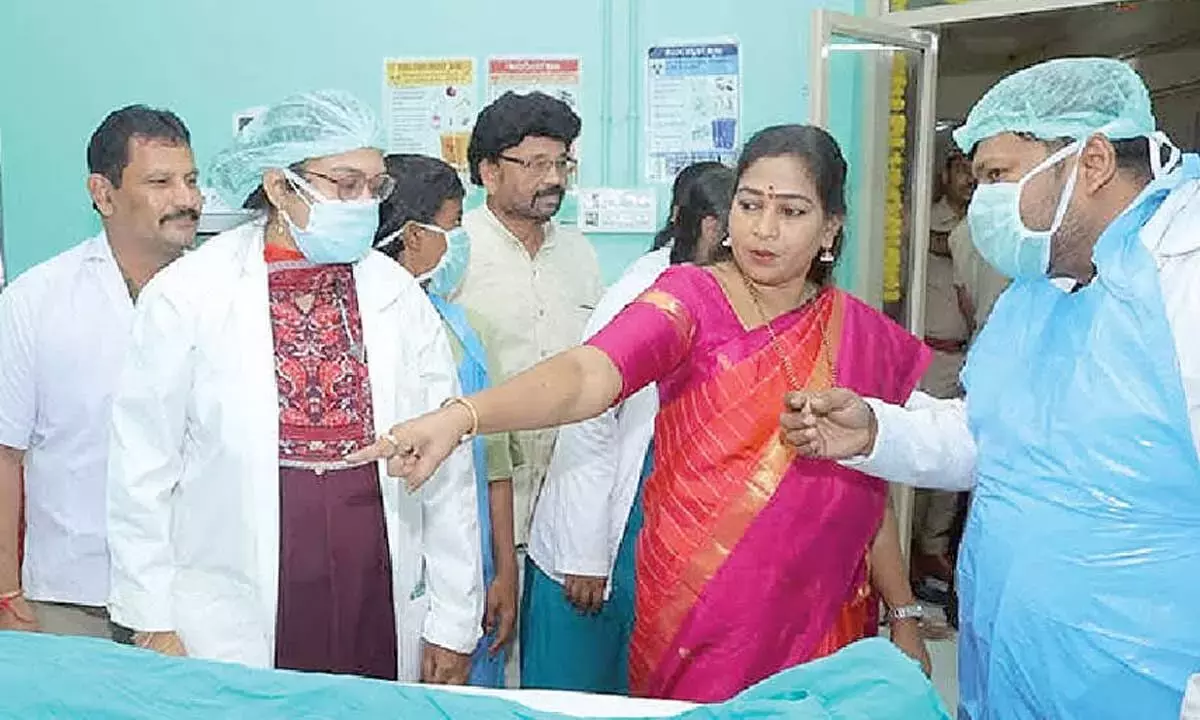 Andhra: नक्कापल्ली स्थित सरकारी अस्पताल को 100 बिस्तरों वाले अस्पताल में अपग्रेड किया जाएगा Andhra: नक्कापल्ली स्थित सरकारी अस्पताल को 100 बिस्तरों वाले अस्पताल में अपग्रेड किया जाएगा