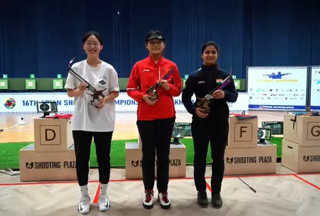 एशियाई निशानेबाजी चैंपियनशिप: मनु भाकर ने 10 मीटर एयर पिस्टल में जीता कांस्य पदक एशियाई निशानेबाजी चैंपियनशिप: मनु भाकर ने 10 मीटर एयर पिस्टल में जीता कांस्य पदक