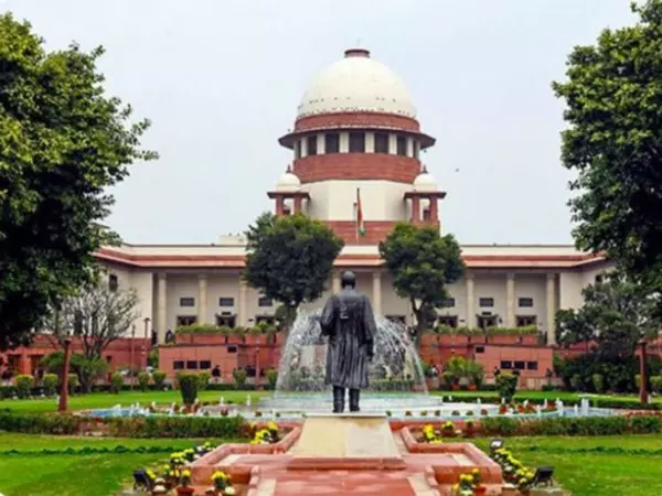 सुप्रीम कोर्ट ने Delhi में बारिश से ठप जनजीवन पर चिंता जताई, टोल वसूली पर उठाए सवाल सुप्रीम कोर्ट ने Delhi में बारिश से ठप जनजीवन पर चिंता जताई, टोल वसूली पर उठाए सवाल