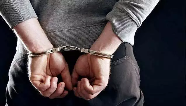 Latehar: बेतला वन क्षेत्र में अपराधियों ने गश्ती टीम पर की फायरिंग, 4 गिरफ्तार Latehar: बेतला वन क्षेत्र में अपराधियों ने गश्ती टीम पर की फायरिंग, 4 गिरफ्तार