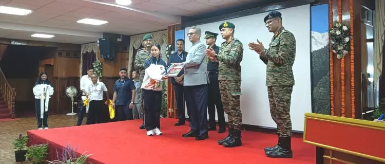 राज्यपाल ने Sikkim के छात्रों की राष्ट्रीय एकता यात्रा को हरी झंडी दिखाई राज्यपाल ने Sikkim के छात्रों की राष्ट्रीय एकता यात्रा को हरी झंडी दिखाई