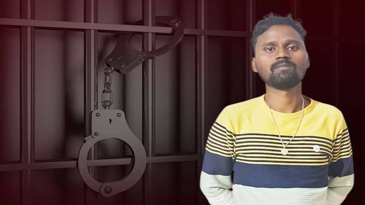 Mayurbhanj में मॉनिटर लिज़र्ड पकाने के आरोप में यूट्यूबर गिरफ्तार Mayurbhanj में मॉनिटर लिज़र्ड पकाने के आरोप में यूट्यूबर गिरफ्तार