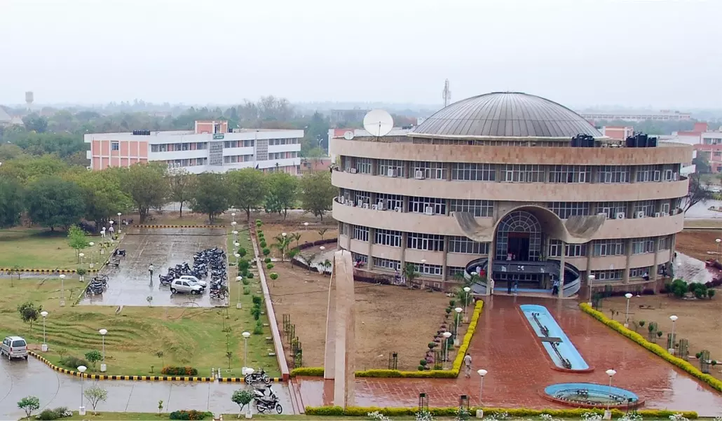 Hisar: गुरु जम्भेश्वर विश्वविद्यालय में विदेशी छात्रों के लिए दाखिला खुला Hisar: गुरु जम्भेश्वर विश्वविद्यालय में विदेशी छात्रों के लिए दाखिला खुला