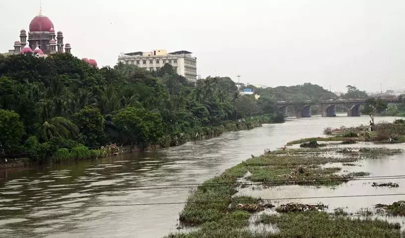 तेलंगाना में भारी बारिश के बीच IMD ने और अधिक बारिश की चेतावनी दी तेलंगाना में भारी बारिश के बीच IMD ने और अधिक बारिश की चेतावनी दी