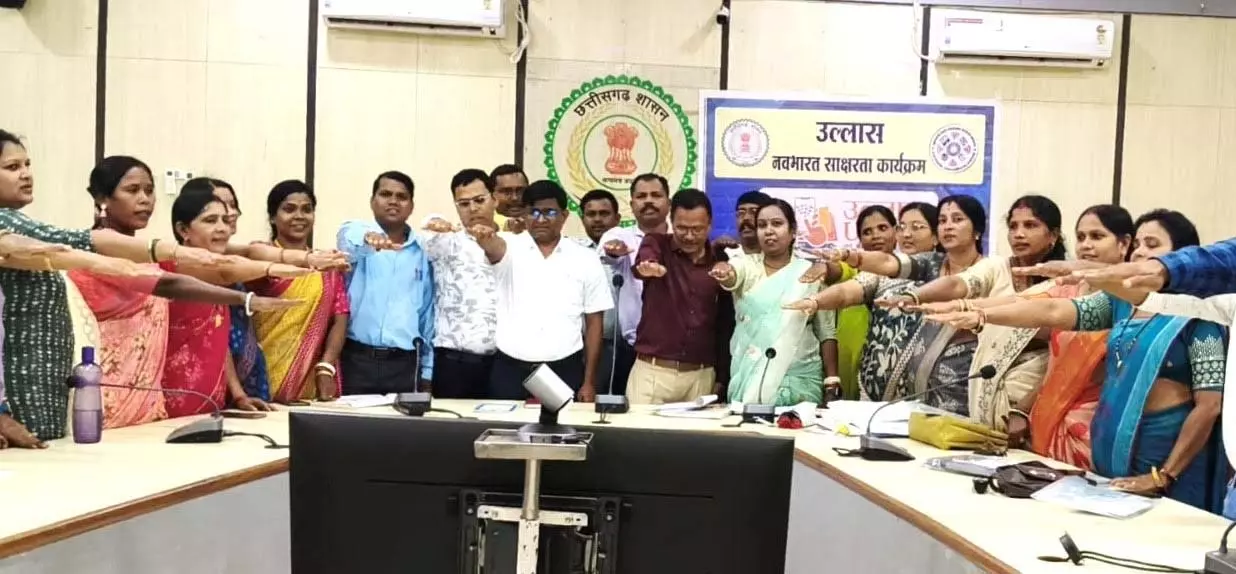 सफल क्रियान्वयन हेतु जिला स्तरीय मास्टर ट्रेनरों का एक दिवसीय उन्मुखीकरण कार्यशाला संपन्न सफल क्रियान्वयन हेतु जिला स्तरीय मास्टर ट्रेनरों का एक दिवसीय उन्मुखीकरण कार्यशाला संपन्न