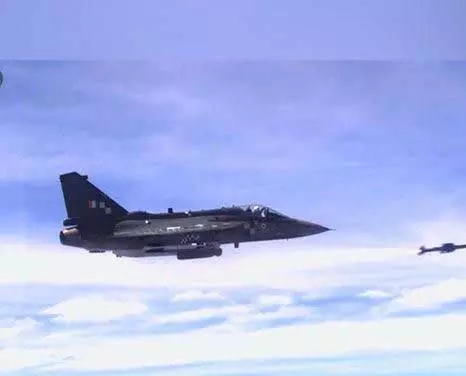भारत ने 97 LCA मार्क 1ए लड़ाकू विमान खरीदने के लिए 62,000 करोड़ रुपये के सौदे को दी मंजूरी भारत ने 97 LCA मार्क 1ए लड़ाकू विमान खरीदने के लिए 62,000 करोड़ रुपये के सौदे को दी मंजूरी