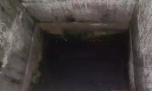 Noida : सीवर टैंक हादसे में 3 अधिकारियों पर कार्रवाई