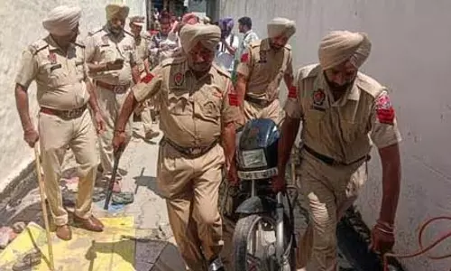 Mohali: पुलिस ने 10 ग्राम हेरोइन बरामद की, पांच हिरासत में Mohali: पुलिस ने 10 ग्राम हेरोइन बरामद की, पांच हिरासत में