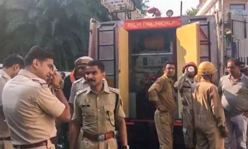 इलेक्ट्रॉनिक्स की दुकान में आग लगने से चार की मौत, एक घायल