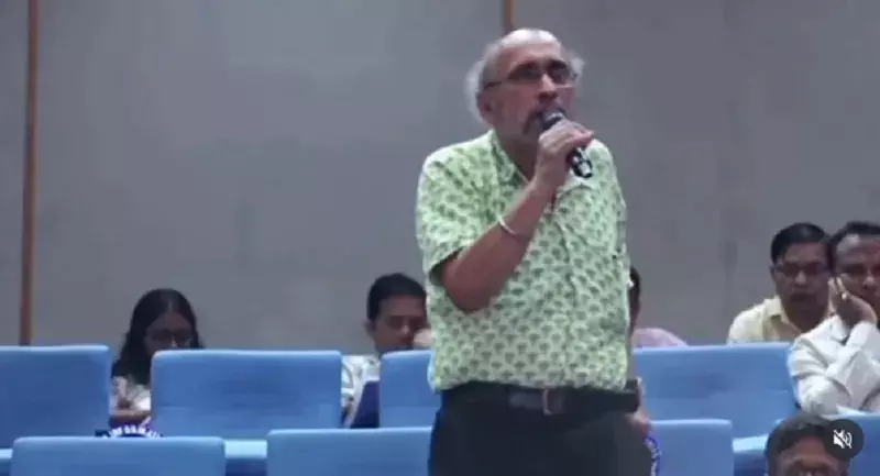ECI प्रेस कॉन्फ्रेंस में परंजय गुहा ठाकुरता ने पूछे तीखे सवाल, मिला तकनीकी जवाब ECI प्रेस कॉन्फ्रेंस में परंजय गुहा ठाकुरता ने पूछे तीखे सवाल, मिला तकनीकी जवाब