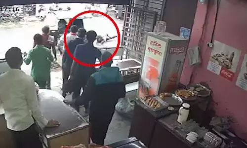 Satara: नशे में ऑटो चला रहा था आरोपी, महिला पुलिसकर्मी घायल