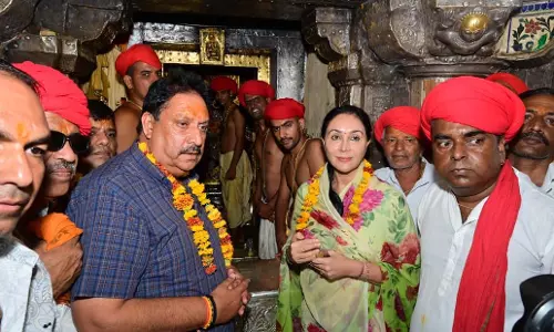 Jaipur: उप मुख्यमंत्री दिया कुमारी ने प्रभु श्रीचारभुजानाथ जी के किए दर्शन