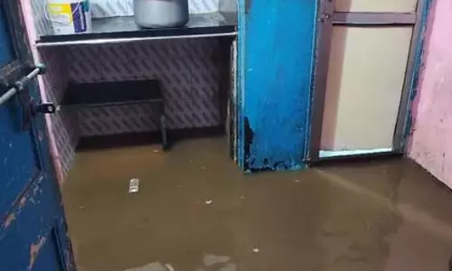 Mumbai: भारी बारिश ने मचाई तबाही, कांदिवली में घर डूबे Mumbai: भारी बारिश ने मचाई तबाही, कांदिवली में घर डूबे