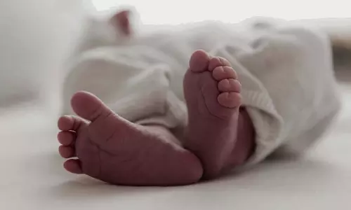 Wagholi : गार्डन में बेंच के नीचे 6 दिन के बच्चे को छोड़ा गया Wagholi : गार्डन में बेंच के नीचे 6 दिन के बच्चे को छोड़ा गया