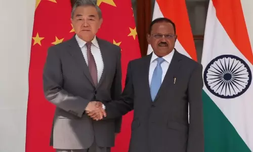 NSA अजीत डोभाल ने सीमा मुद्दों पर चर्चा के लिए चीनी विदेश मंत्री वांग यी से मुलाकात की