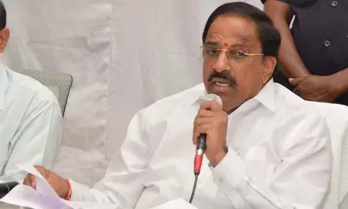 यूरिया की कमी, State ने केंद्र को जिम्मेदार ठहराया, किसानों से वैकल्पिक उपाय अपनाने का आग्रह किया यूरिया की कमी, State ने केंद्र को जिम्मेदार ठहराया, किसानों से वैकल्पिक उपाय अपनाने का आग्रह किया