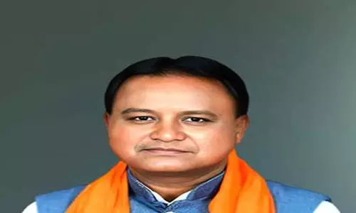 CM Majhi ने नीट पास करने वाली पहली दिदायी जनजाति की लड़की चंपा रास्पेडा को बधाई दी CM Majhi ने नीट पास करने वाली पहली दिदायी जनजाति की लड़की चंपा रास्पेडा को बधाई दी