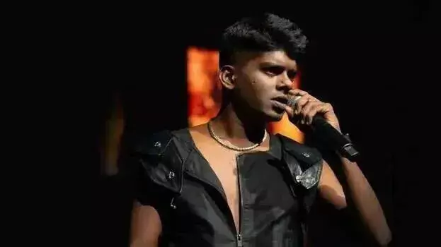 Kerala: वेदन से प्रशंसा के बहाने हुई पहली मुलाकात Kerala: वेदन से प्रशंसा के बहाने हुई पहली मुलाकात