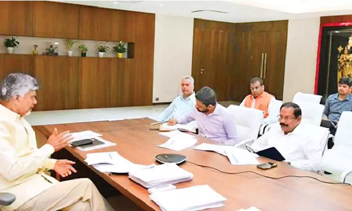 Andhra: आंध्र प्रदेश में दबाव के कारण भारी बारिश Andhra: आंध्र प्रदेश में दबाव के कारण भारी बारिश