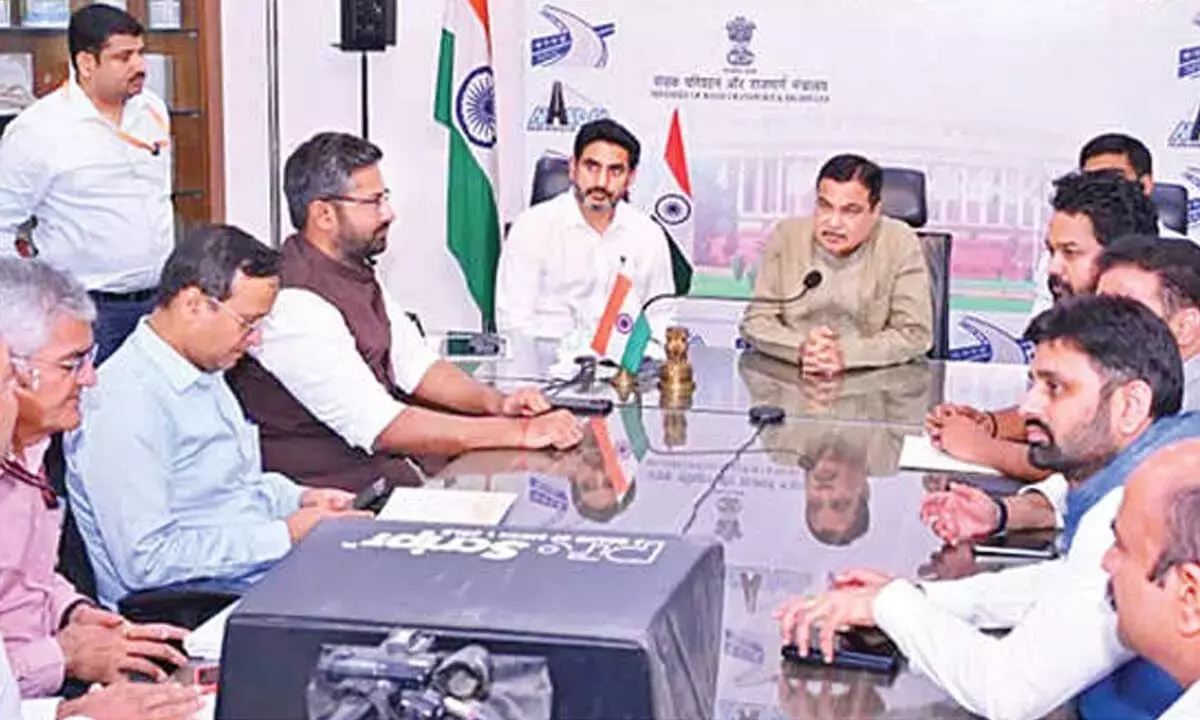 Andhra: लोकेश ने आंध्र प्रदेश की परियोजनाओं को आगे बढ़ाने के लिए केंद्रीय मंत्रियों से मुलाकात की Andhra: लोकेश ने आंध्र प्रदेश की परियोजनाओं को आगे बढ़ाने के लिए केंद्रीय मंत्रियों से मुलाकात की