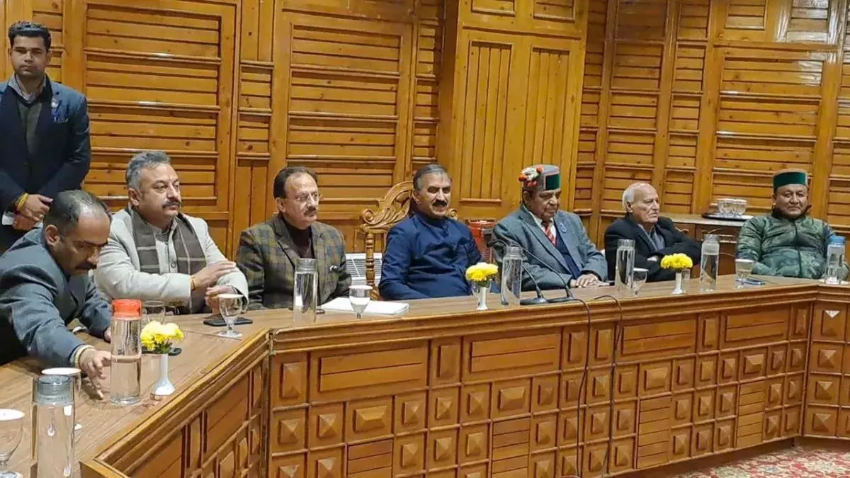 Shimla: हिमाचल सरकार ने 943 आउटसोर्स कर्मचारियों को हटाया Shimla: हिमाचल सरकार ने 943 आउटसोर्स कर्मचारियों को हटाया