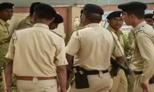 Kolkata: भारत में अवैध रूप से रह रहे 2 बांग्लादेशी बेनकाब Kolkata: भारत में अवैध रूप से रह रहे 2 बांग्लादेशी बेनकाब