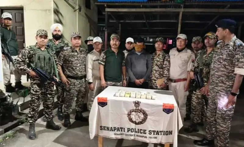 Manipur: सेनापति में 12 करोड़ रुपये मूल्य की ड्रग्स जब्त, संदिग्ध तस्कर गिरफ्तार Manipur: सेनापति में 12 करोड़ रुपये मूल्य की ड्रग्स जब्त, संदिग्ध तस्कर गिरफ्तार