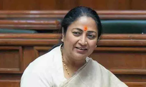 SC के फैसले तक कोई कठोर कार्रवाई नहीं, सीएम रेखा गुप्ता ने अधिकारियों से कहा SC के फैसले तक कोई कठोर कार्रवाई नहीं, सीएम रेखा गुप्ता ने अधिकारियों से कहा