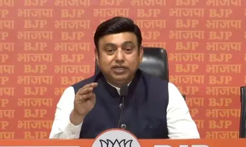 2014 के बाद देश की अर्थवयवस्था मजबूत हुई, जफर इस्लाम ने की केंद्र सरकार की तारीफ 2014 के बाद देश की अर्थवयवस्था मजबूत हुई, जफर इस्लाम ने की केंद्र सरकार की तारीफ