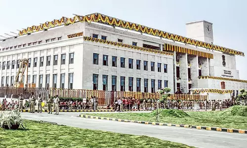 Andhra प्रदेश उच्च न्यायालय ने उपमुख्यमंत्री पवन कल्याण के खिलाफ याचिका स्थगित की Andhra प्रदेश उच्च न्यायालय ने उपमुख्यमंत्री पवन कल्याण के खिलाफ याचिका स्थगित की