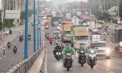 Vietnam ने आर्थिक विकास को बढ़ावा देने के लिए महत्वाकांक्षी नई परियोजनाएं शुरू कीं Vietnam ने आर्थिक विकास को बढ़ावा देने के लिए महत्वाकांक्षी नई परियोजनाएं शुरू कीं
