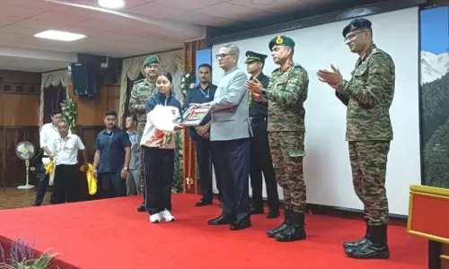 राज्यपाल ने Sikkim के छात्रों की राष्ट्रीय एकता यात्रा को हरी झंडी दिखाई राज्यपाल ने Sikkim के छात्रों की राष्ट्रीय एकता यात्रा को हरी झंडी दिखाई