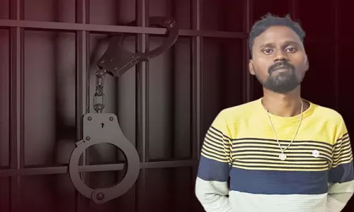 Mayurbhanj में मॉनिटर लिज़र्ड पकाने के आरोप में यूट्यूबर गिरफ्तार Mayurbhanj में मॉनिटर लिज़र्ड पकाने के आरोप में यूट्यूबर गिरफ्तार
