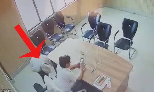 SDM ऑफिस का बेहद चौंकाने वाला वीडियो, एक्शन हुआ
