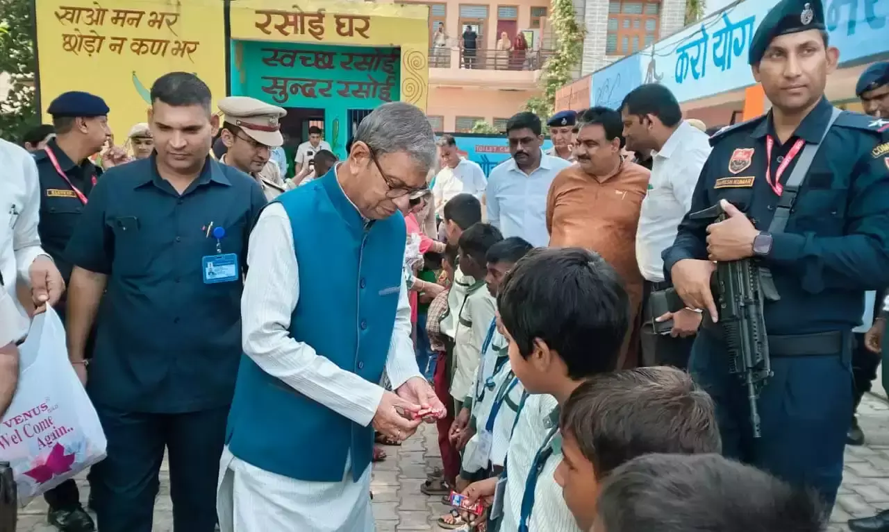 Jind: बच्चों में अनुशासन और शिक्षा बढ़ाएं: अशीम कुमार घोष