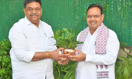 Jaipur: राज्य सरकार राजस्थान को हरा-भरा बनाने के लिए प्रतिबद्ध - मुख्यमंत्री Jaipur: राज्य सरकार राजस्थान को हरा-भरा बनाने के लिए प्रतिबद्ध - मुख्यमंत्री