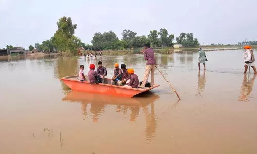 बढ़ते जलस्तर के कारण Sultanpur Lodhi के स्कूल बंद बढ़ते जलस्तर के कारण Sultanpur Lodhi के स्कूल बंद