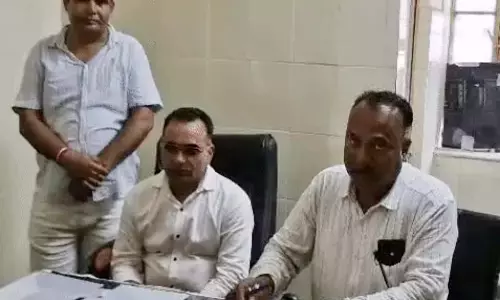 BREAKING: जिला अस्पताल के डॉक्टर को 2 हजार की रिश्वत लेते रंगे हाथों गिरफ्तार BREAKING: जिला अस्पताल के डॉक्टर को 2 हजार की रिश्वत लेते रंगे हाथों गिरफ्तार
