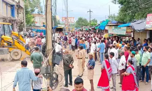 Godavarikhani में हाइड्रा शैली में तोड़फोड़, बुलडोजर दौड़े