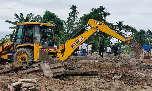 Naga लोगों द्वारा व्यवधान के बाद उरियमघाट बेदखली अभियान रोका गया Naga लोगों द्वारा व्यवधान के बाद उरियमघाट बेदखली अभियान रोका गया