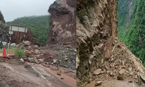 हिमाचल बिलासपुर में भूस्खलन से फोरलेन जाम, यात्री डायवर्ट हिमाचल बिलासपुर में भूस्खलन से फोरलेन जाम, यात्री डायवर्ट