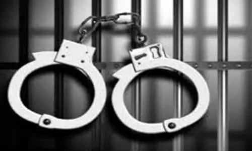यूट्यूब से सीखकर चोरी करने वाला चोर गिरफ्तार, 8 लाख का माल जब्त यूट्यूब से सीखकर चोरी करने वाला चोर गिरफ्तार, 8 लाख का माल जब्त