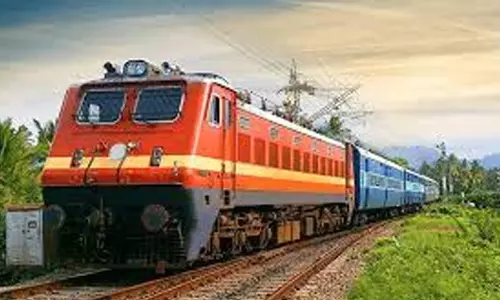 गणेशोत्सव में यात्रियों को राहत, रेलवे ने चलाईं 367 अतिरिक्त ट्रेनें गणेशोत्सव में यात्रियों को राहत, रेलवे ने चलाईं 367 अतिरिक्त ट्रेनें