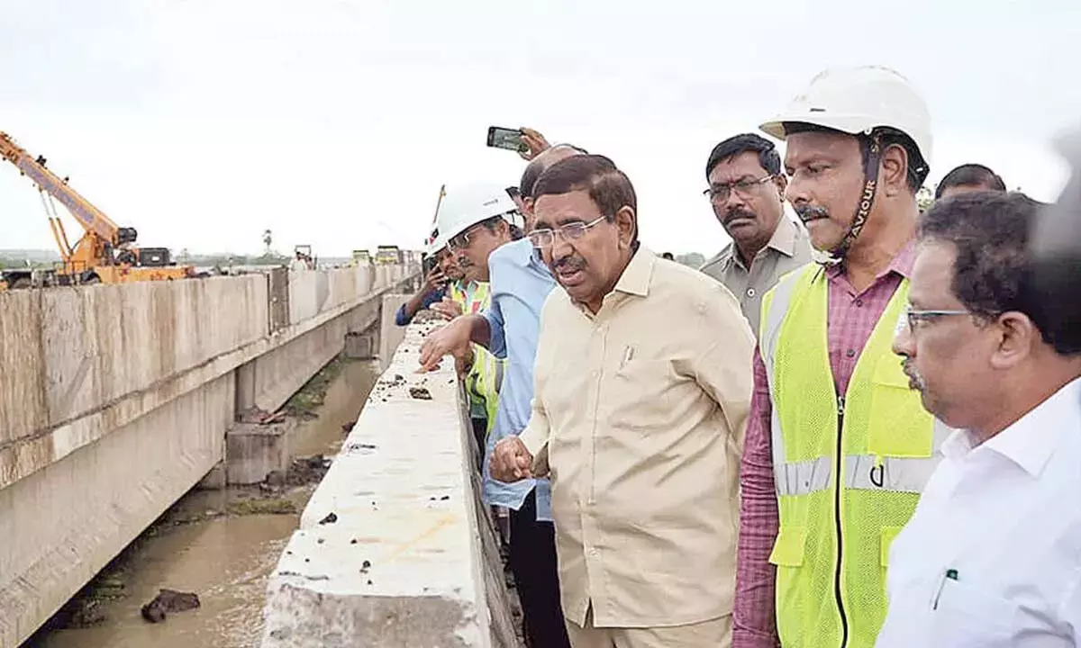 अमरावती में बाढ़ पर YSRCP का प्रचार झूठा, नारायण की आलोचना अमरावती में बाढ़ पर YSRCP का प्रचार झूठा, नारायण की आलोचना