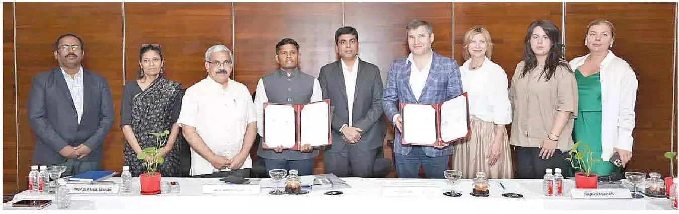 Andhra: रूसी प्रतिनिधियों ने कौशल विकास में रणनीतिक साझेदारी की संभावना तलाशी Andhra: रूसी प्रतिनिधियों ने कौशल विकास में रणनीतिक साझेदारी की संभावना तलाशी