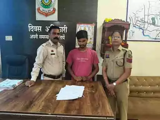 पोस्टर मास्टर युवती दुष्कर्म से हुई प्रेग्नेंट, धोखा दे रहा प्रेमी गिरफ्तार पोस्टर मास्टर युवती दुष्कर्म से हुई प्रेग्नेंट, धोखा दे रहा प्रेमी गिरफ्तार